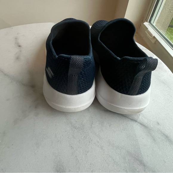 Skechers Women's Size 7 Go Walk Max Gen 5 Navy Blue Slip On Shoes Goga Insole - Picture 3 of 14